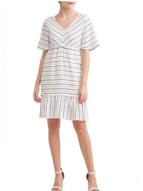 Love Sadie Women’s Ruffle Hem Dress Medium